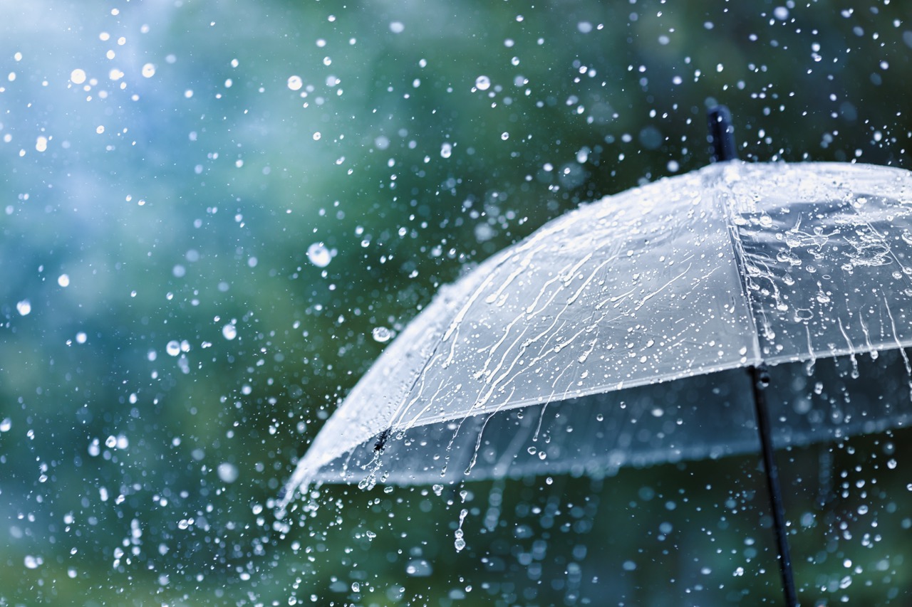 ¿La lluvia realmente provoca migraña? Lo que dice la ciencia sobre el clima y el dolor de cabeza